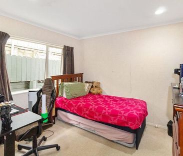 3 bedroom home in Manurewa! - Photo 1