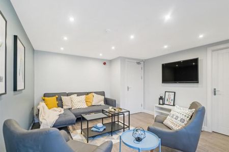 The Village Street, Burley, Leeds - Photo 2