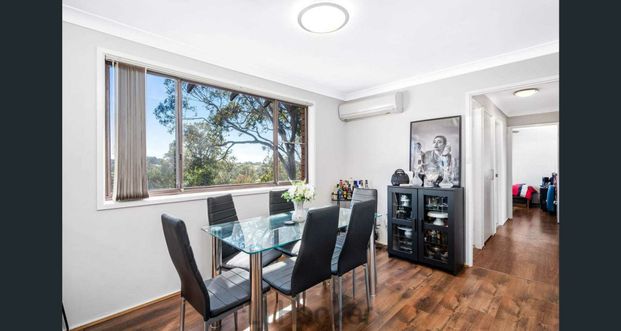 LARGE FAMILY HOME! - Photo 1