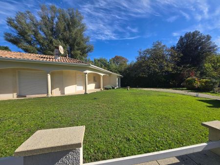 Location Maison 6 pièces 175m² LEOGNAN 33850 - Photo 3