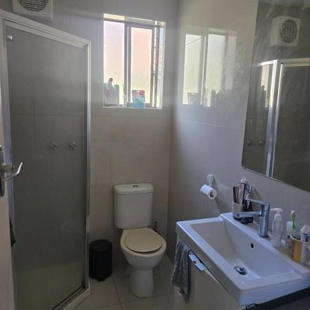 Caulfield North - Photo 4