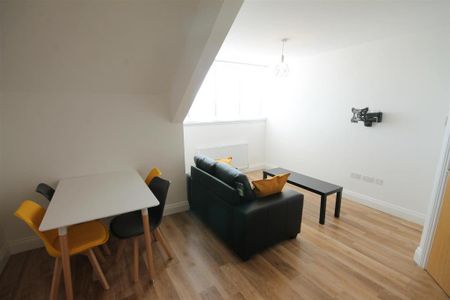 2 bedroom apartment to rent - Photo 2