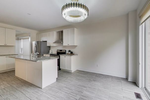 For Lease - 216 Butternut Ridge Trail, Aurora, Ontario - Photo 1