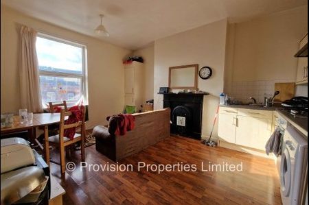 3 Bedroom Unihomes Flats - Photo 3