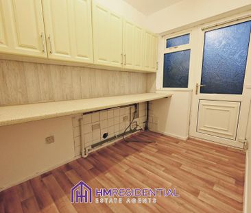 3 bedroom semi-detached house to rent - Photo 6