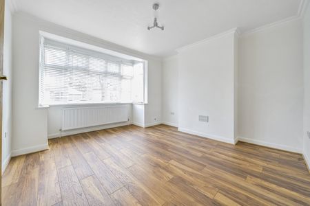 Semi-detached House to rent - Oak Avenue, Croydon, CR0 - Photo 5