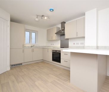 2, Saddleback Close, Churwell, Morley, Leeds, LS27 7NP - Photo 6