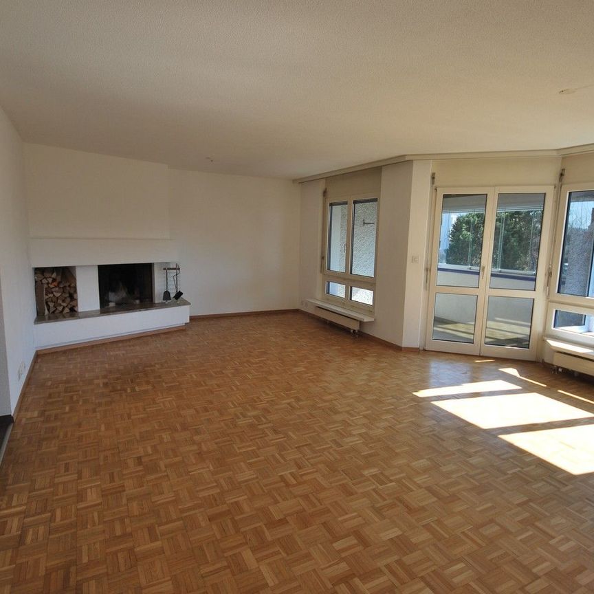 Moderne , grosszügige Wohnung mit viel Raumgefühl, Cheminée und sonnigem Balkon/Wintergarten - Photo 1