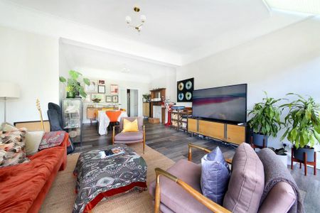 6 bedroom semi-detached house to rent - Photo 2