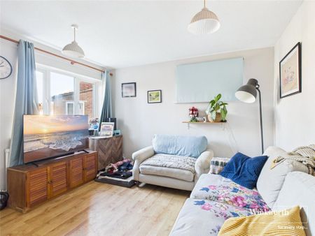 1 bedroom semi-detached house to rent - Photo 2