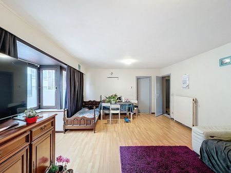 Ruim appartement in het centrum van Heist. - Photo 2