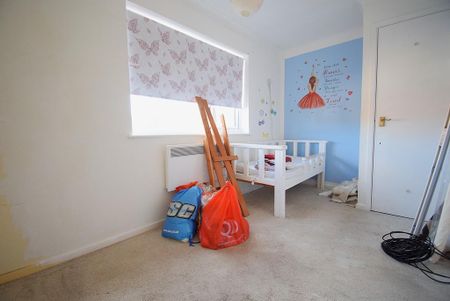 2 bedroom end of terrace house to rent - Photo 2