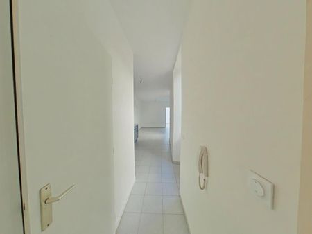 Location Appartement 2 pièces 40m² ROMANS SUR ISERE 26100 - Photo 5