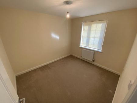 3 bedroom end of terrace house to rent - Photo 2