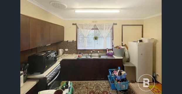 4/2 Weemala Avenue, Delacombe, Vic 3356 - Photo 1