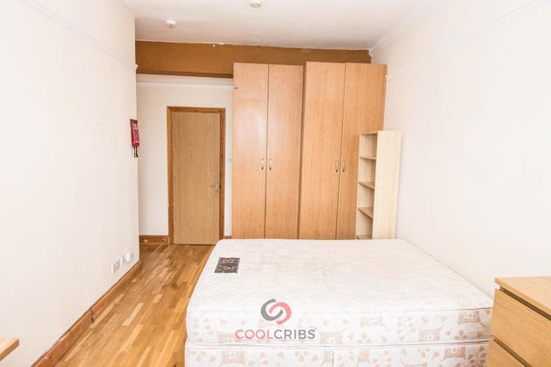 Linden Gardens, Notting Hill Gate, London, W2 - Photo 1