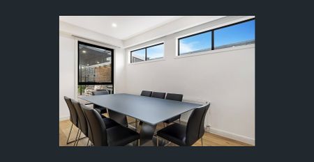 LUXURY LIVING IN PRIME LOCALE - Photo 2