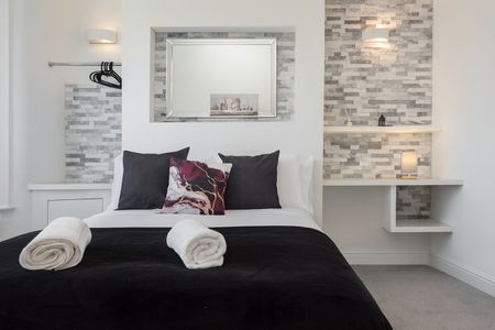 5 Bed Terraced House, Portrush Street, L13 - Photo 2