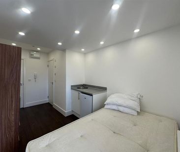 House to rent - Photo 2