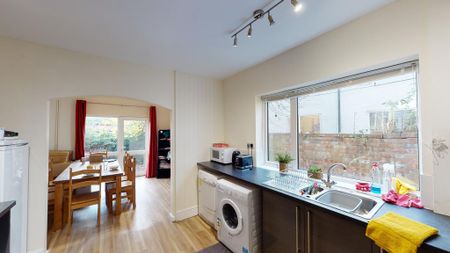 6 bedroom terraced house to rent - Photo 2