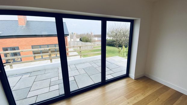 Melcorn Drive, Newton, SA3 4UN, Swansea - Photo 1