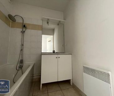 Location Appartement 2 pièces 45m² ST GILLES 30800 - Photo 4