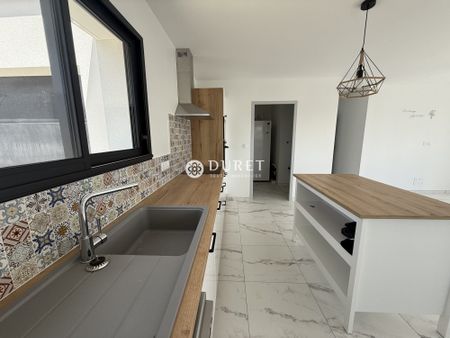 Location Maison 4 pièces 93m² ST VINCENT SUR GRAON 85540 - Photo 3
