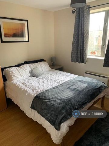 2 bedroom flat to rent - Photo 4