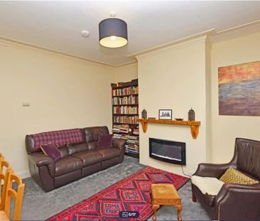 3 Bed Terraced House, Armley, LS12 - Photo 2