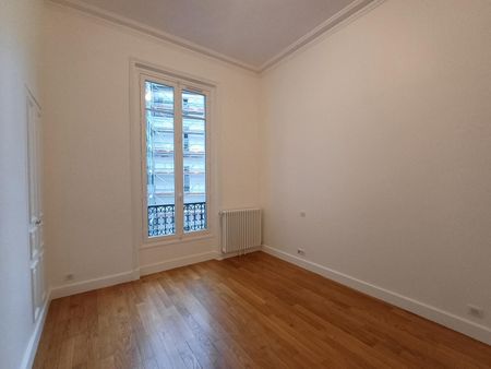 location Appartement F5 DE 197.05m² À PARIS - Photo 3