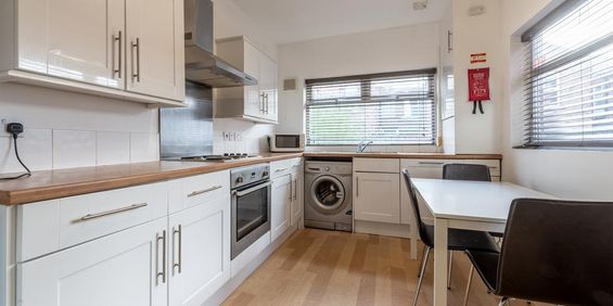 4 bedroom semi-detached house to rent - Photo 3