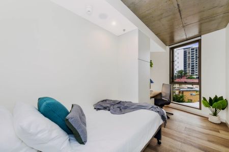 6 Bedroom Apartment - Photo 5