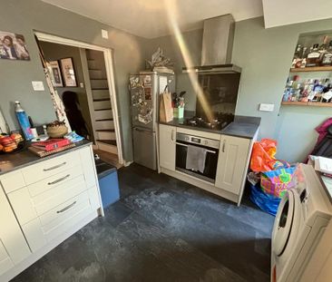 2 bedroom terraced house to rent - Photo 4