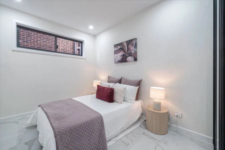 Immaculate Five-Bedroom Double-Storey Masterpiece - Photo 2