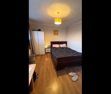 Room in a Shared House, Barnfield Place, E14 - Photo 2