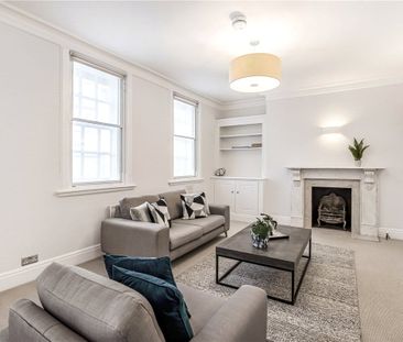 This charming 3rd floor (with lift) apartment has a lovely, bright ... - Photo 2