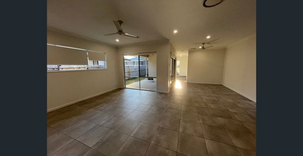 Spacious 4-Bedroom Family Home in Pimpama! - Photo 1