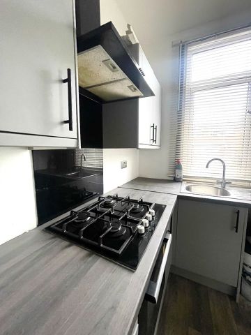 3 Bed Terraced House, Oban Street, LS12 - Photo 4