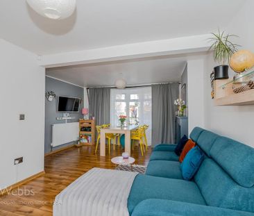 3 bedroom semi-detached house to rent - Photo 4
