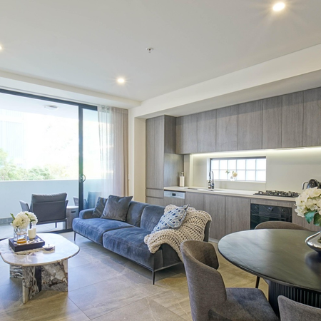 Stunning, Luxuriuos & Spacious One bedroom Apartment - Photo 3