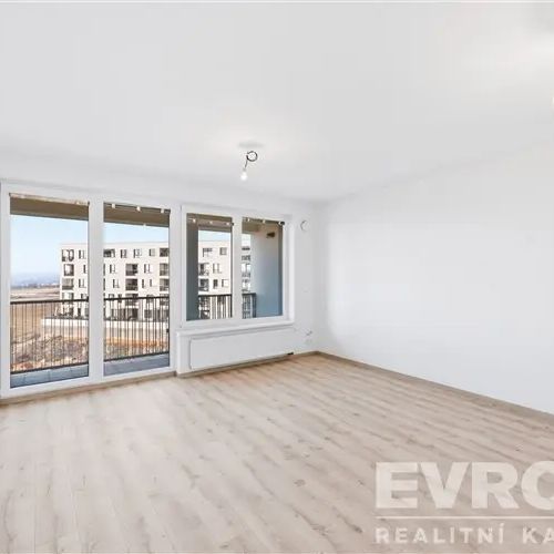 Světlý byt 2+kk s balkonem k podnájmu na Praze 6 – Ruzyně - Fotografie 1