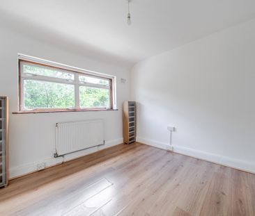 Westdean Avenue, London, SE12 - Photo 4