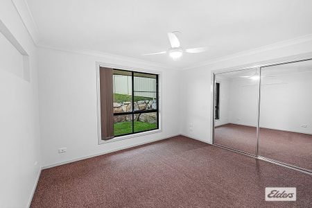 Stylish 3 Bedroom Home in Quiet Street - Photo 4