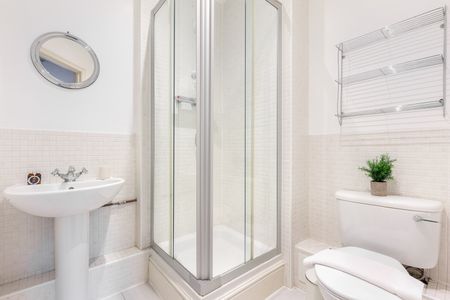 2 Bed Flat, Astoria Court, E8 - Photo 4