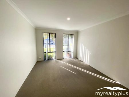 “FAMILY HOME WITH EASY CARE LIVING” - Photo 5