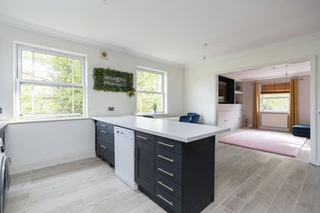 2 Bedroom - Photo 3