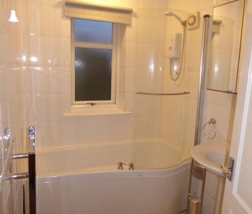 2 bedroom semi-detached house to rent - Photo 6