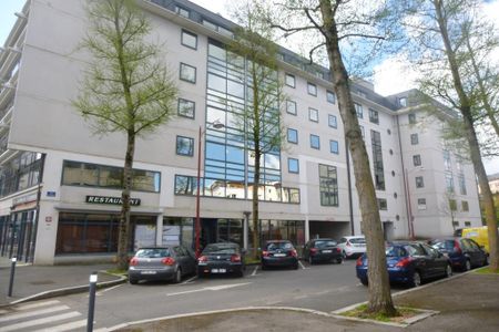 Location Appartement 1 pièce 28m² RODEZ 12000 - Photo 4