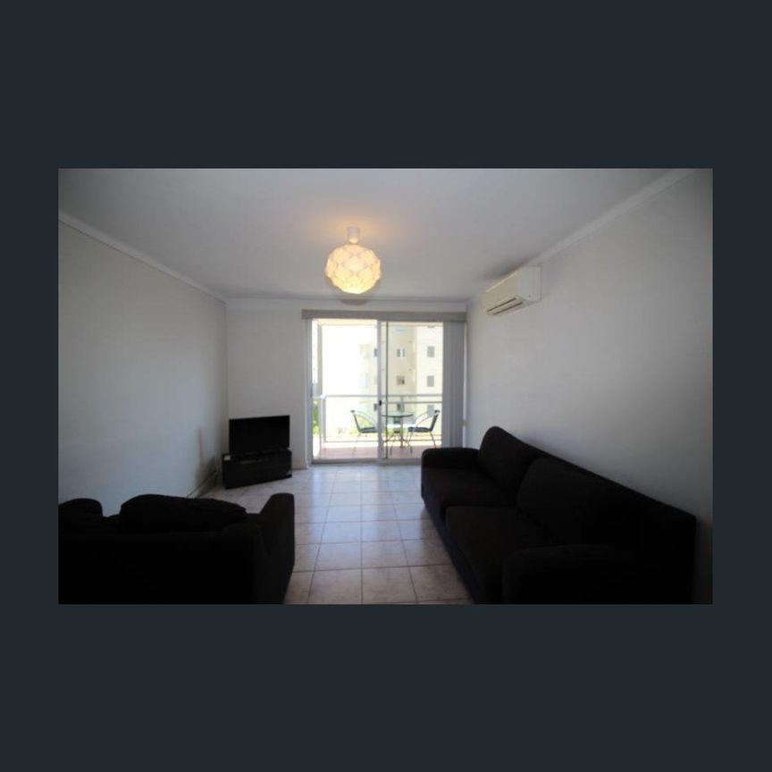 CLIFFTOP APARTMENTS - WALK TO RIVER - Photo 1