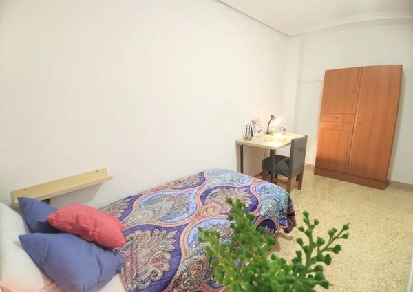 Carrer Isaac Peral, Burjassot, Valencian Community 46100